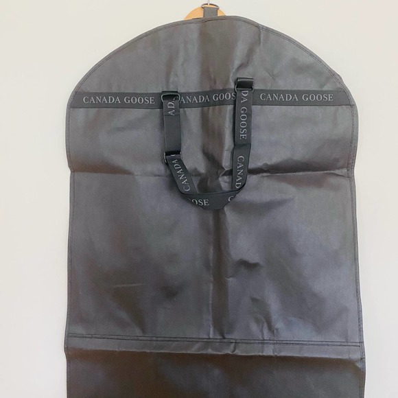 Canada Goose Garment Bag NEW - Picture 5 of 8